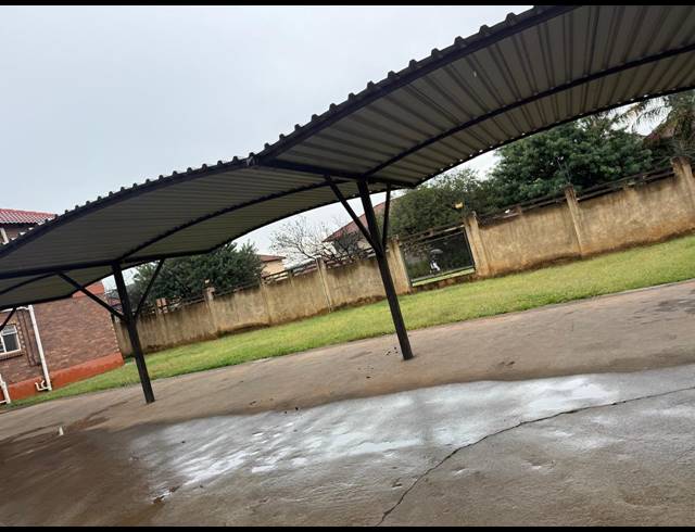2 BEDROOM APARTMENT FOR SALE IN WATERVAL EAST